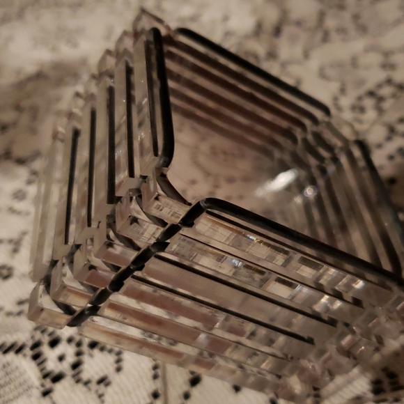 Unique Plastic Coasters. - Picture 7 of 7